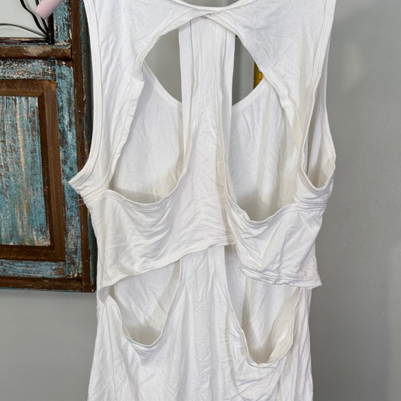 Fabletics White Racerback Performance Tank NEW M - Picture 6 of 12